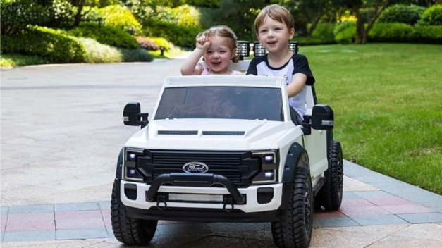 Ride on Car for 2 Seater